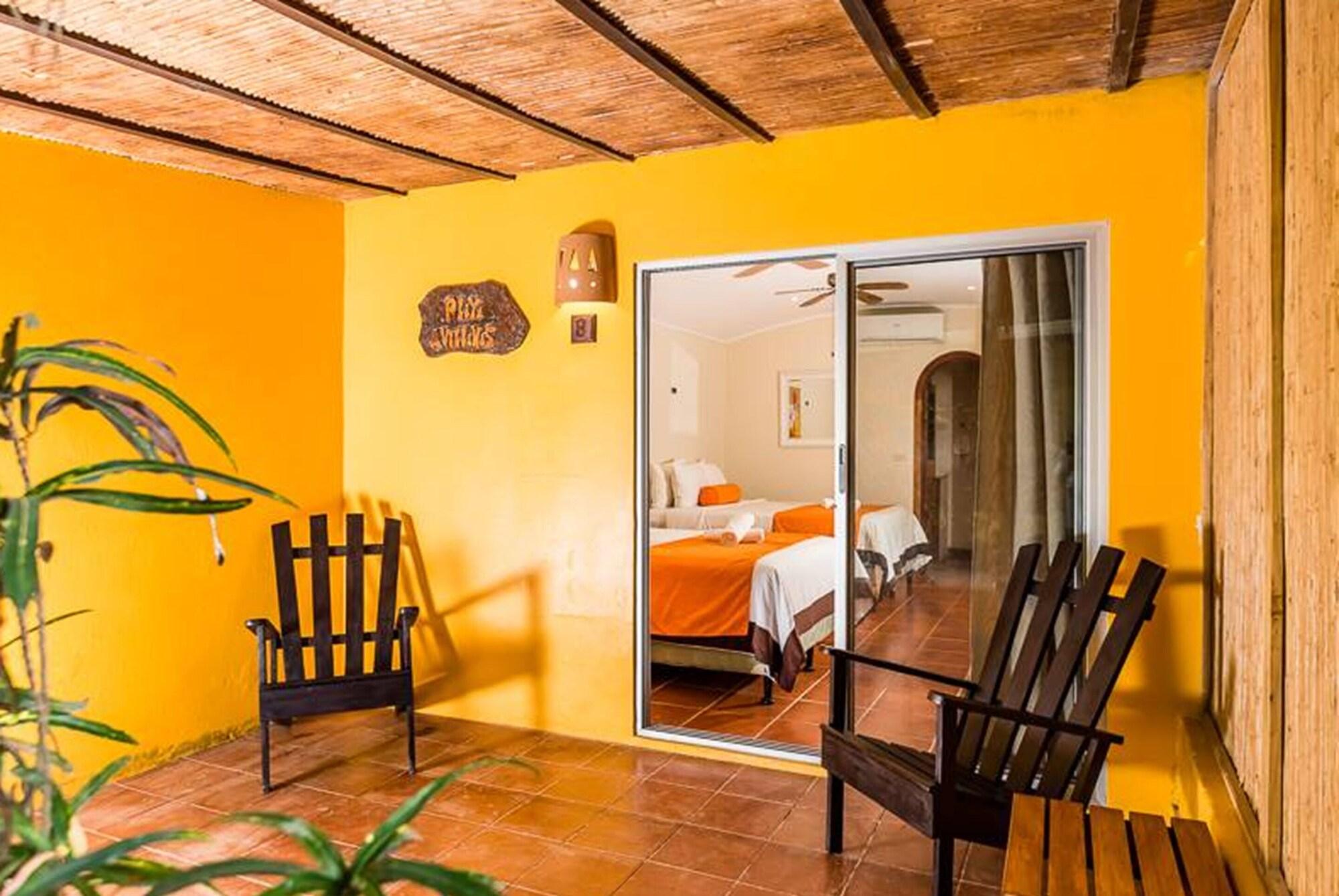 Hotel Pasatiempo Tamarindo Esterno foto