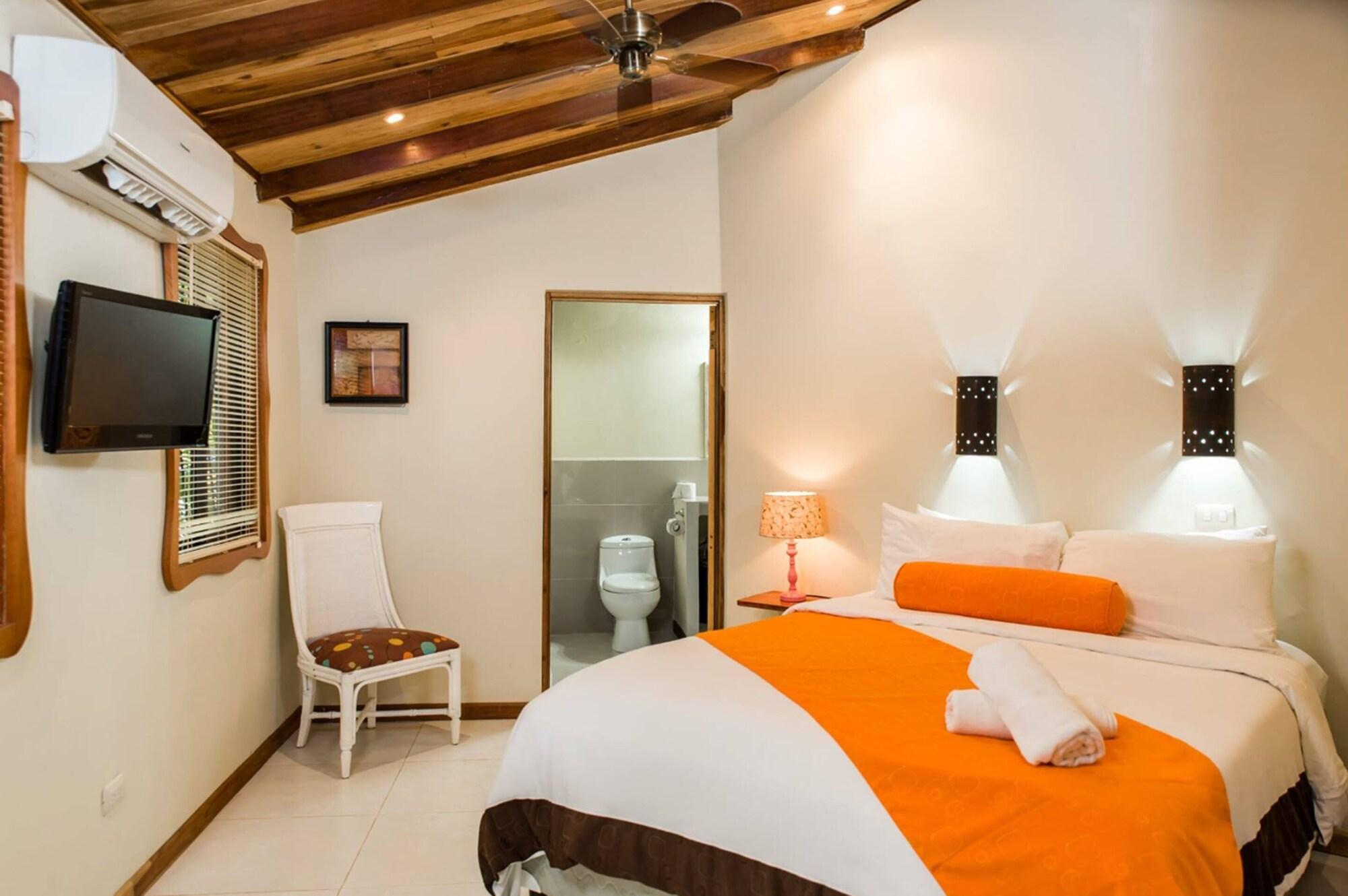 Hotel Pasatiempo Tamarindo Esterno foto