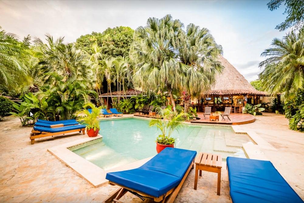Hotel Pasatiempo Tamarindo Esterno foto