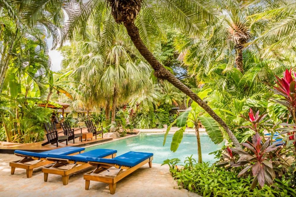 Hotel Pasatiempo Tamarindo Esterno foto