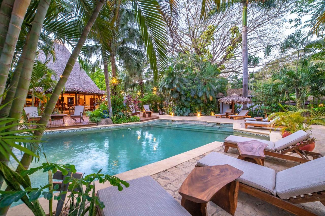Hotel Pasatiempo Tamarindo Esterno foto