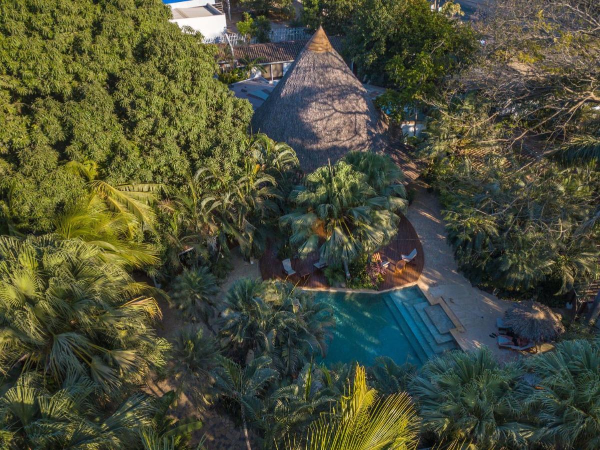 Hotel Pasatiempo Tamarindo Esterno foto