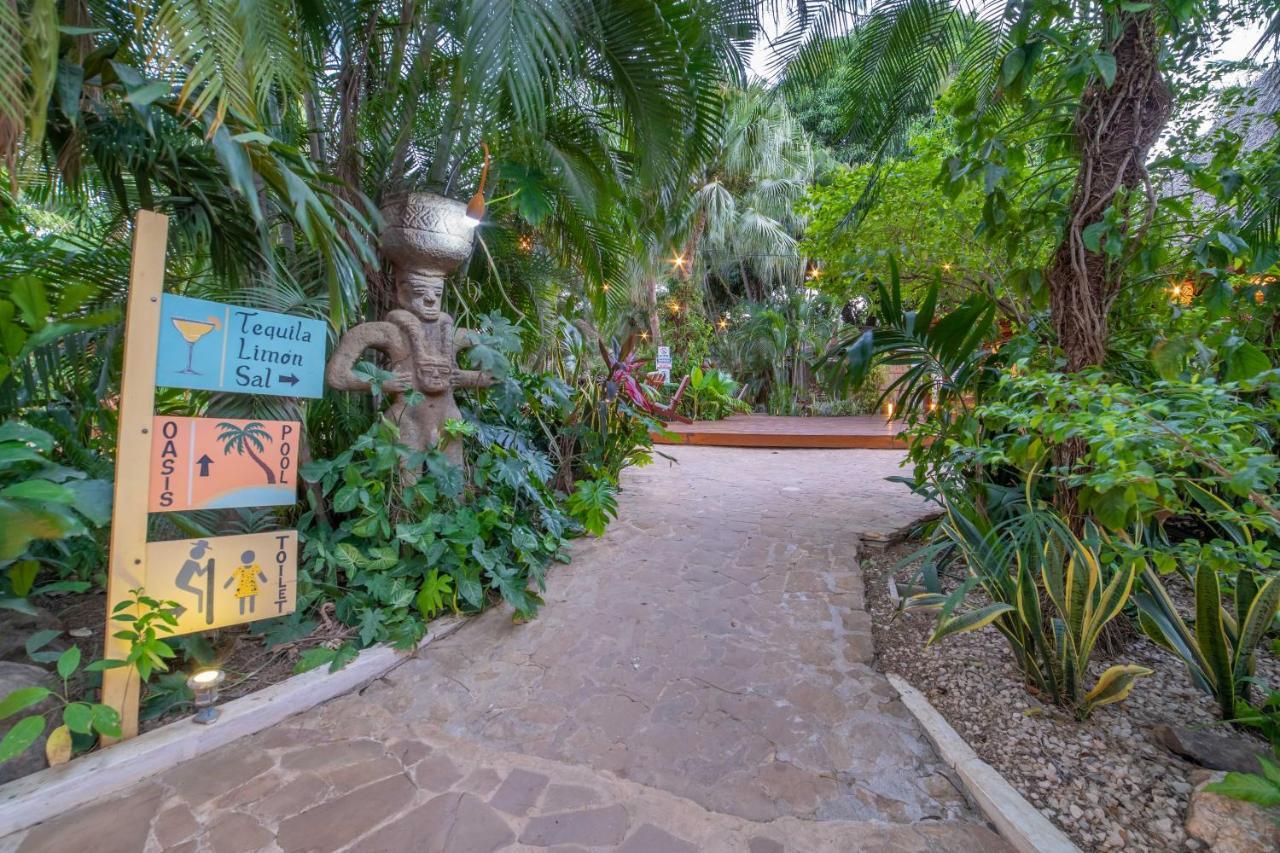 Hotel Pasatiempo Tamarindo Esterno foto